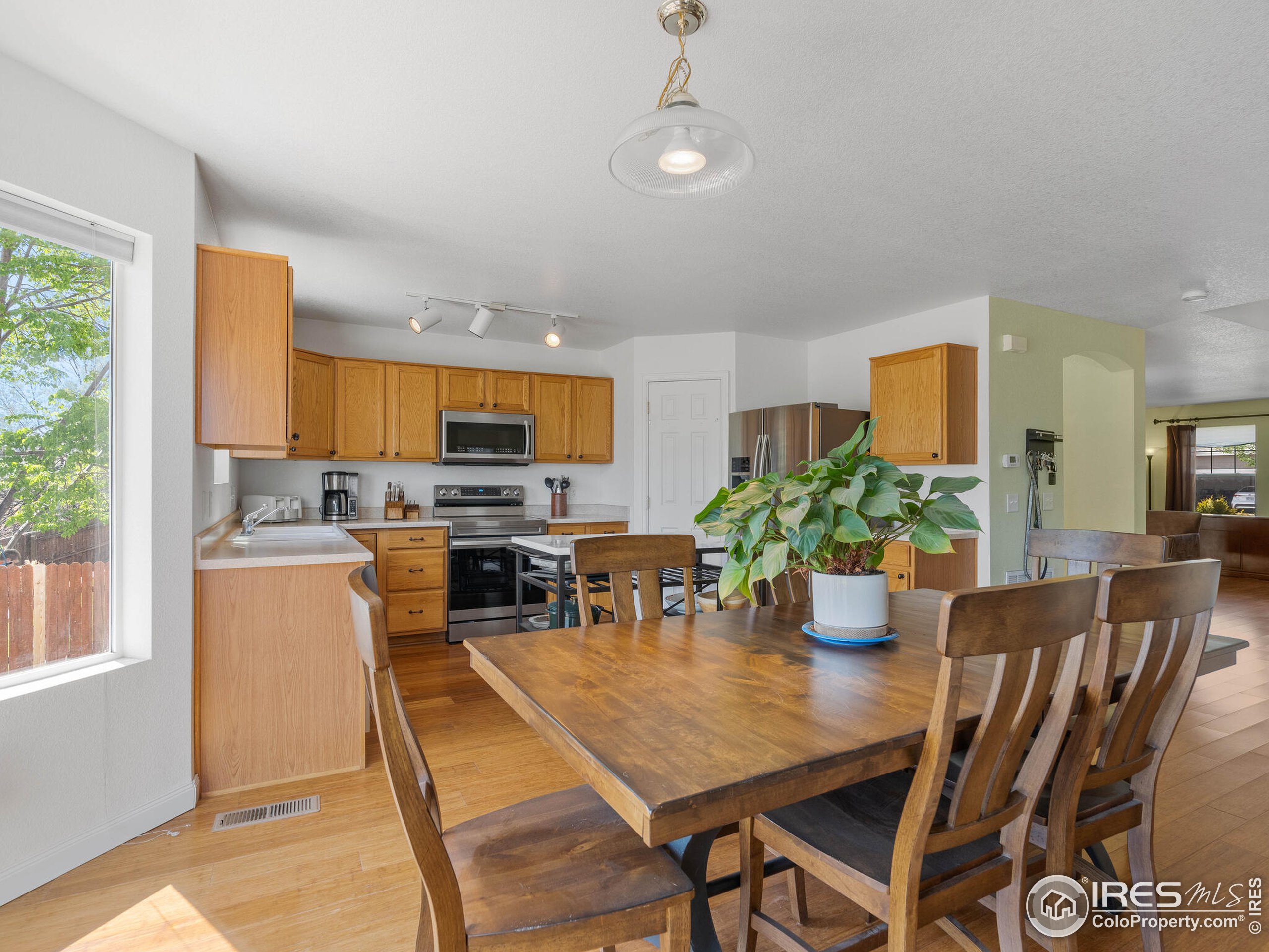 2039 Falcon Ridge Dr