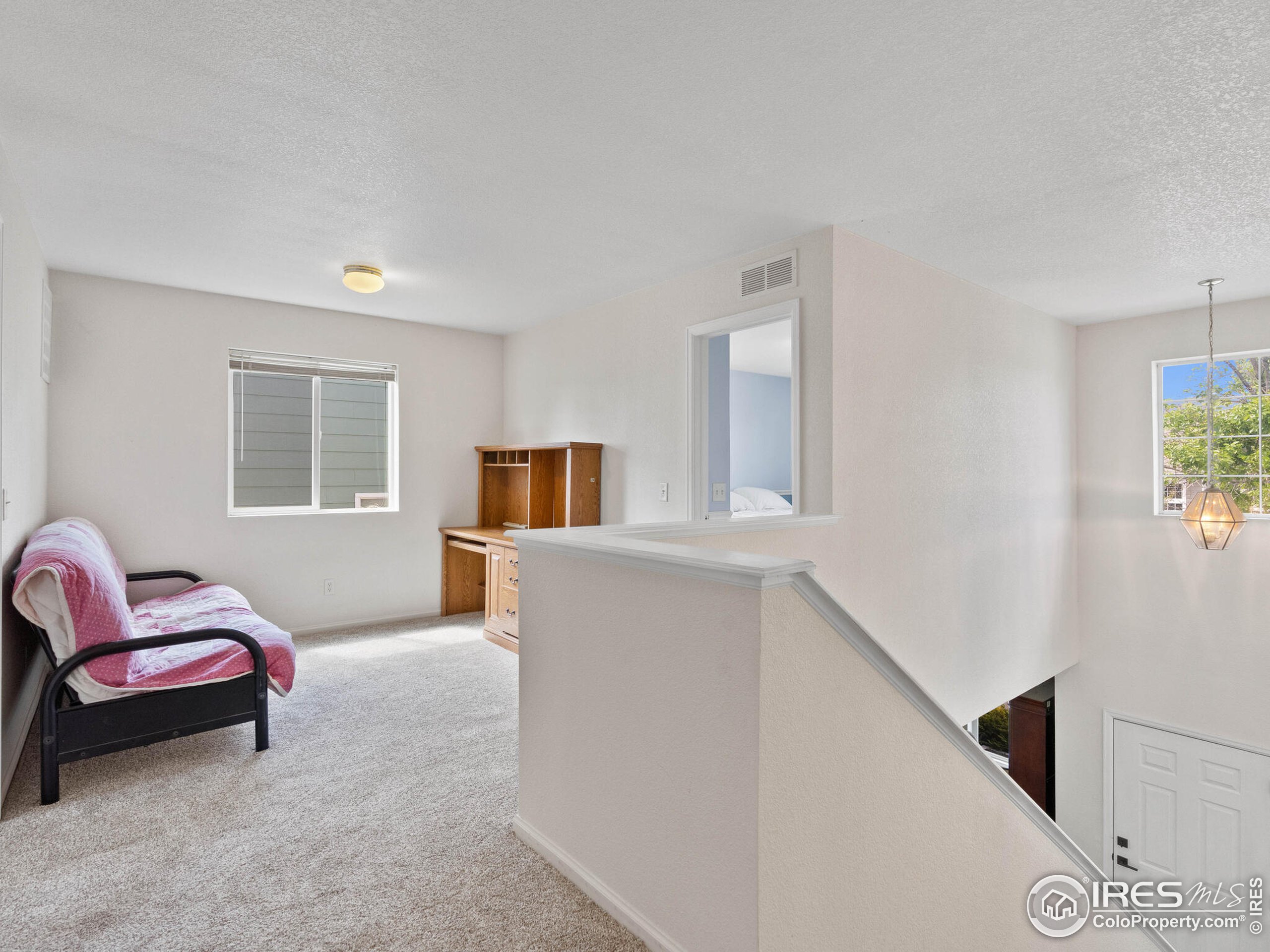 2039 Falcon Ridge Dr