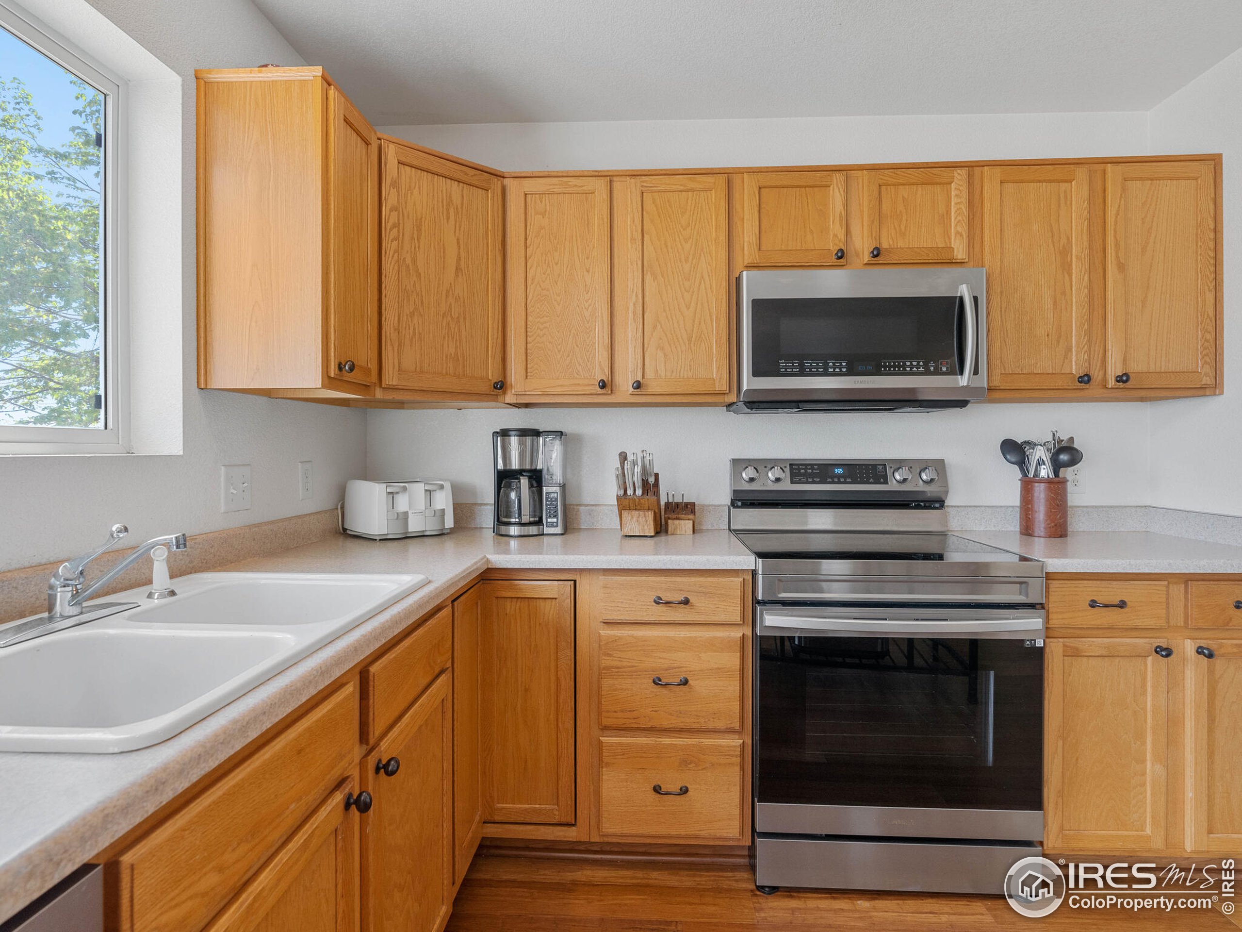 2039 Falcon Ridge Dr