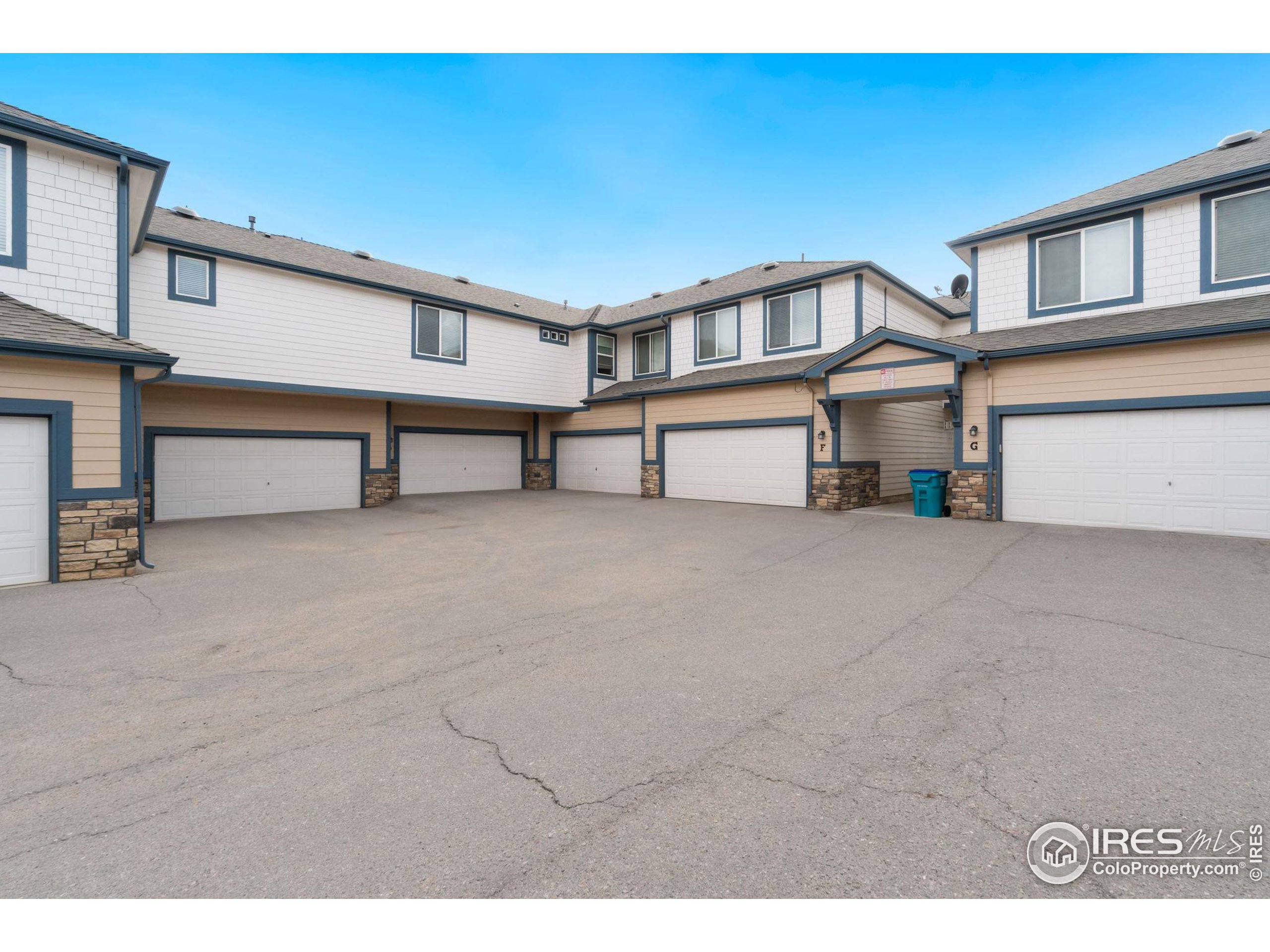 2921 Kansas Dr Unit: D