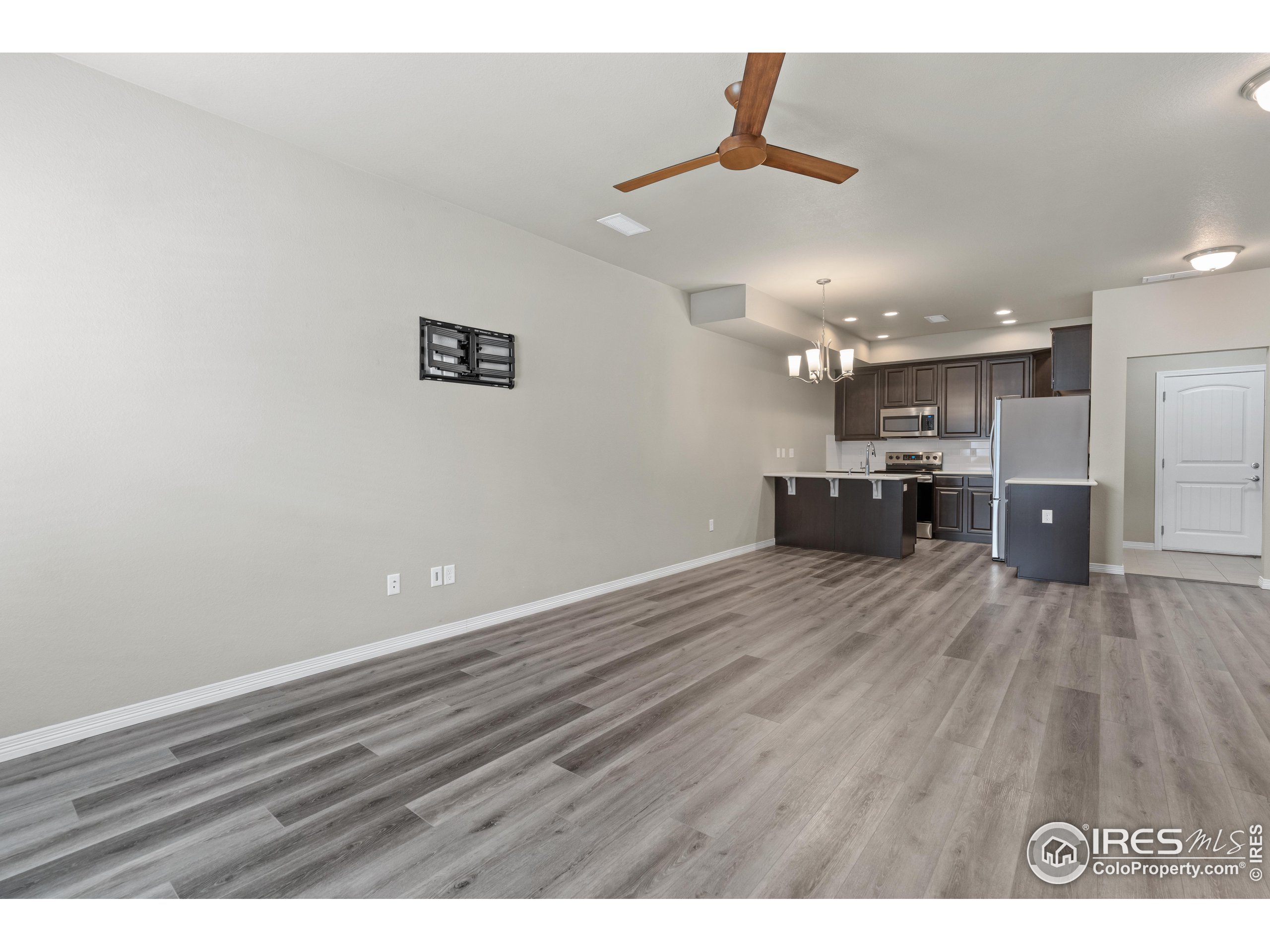 1686 Grand Ave Unit: 3