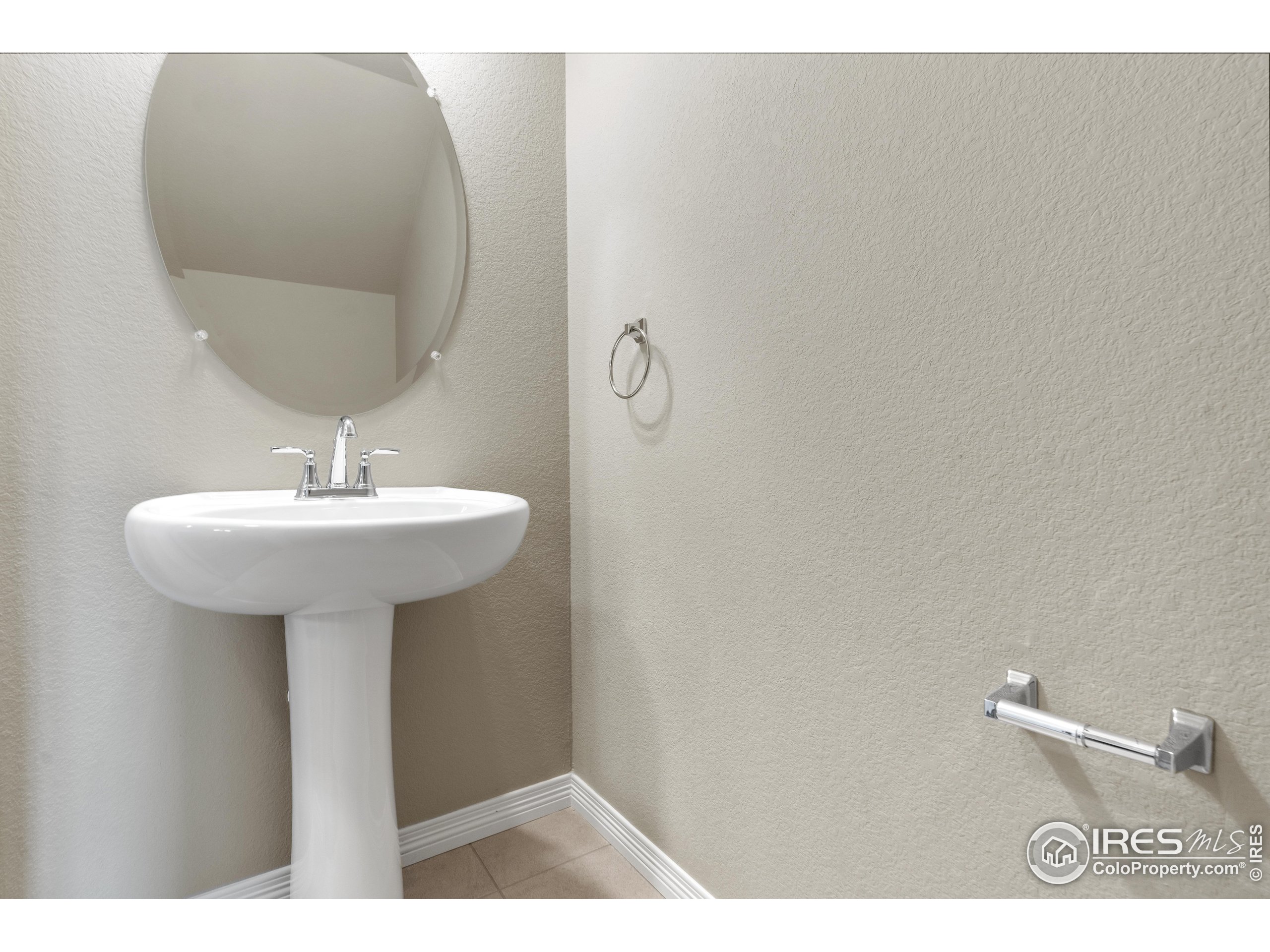 1686 Grand Ave Unit: 3