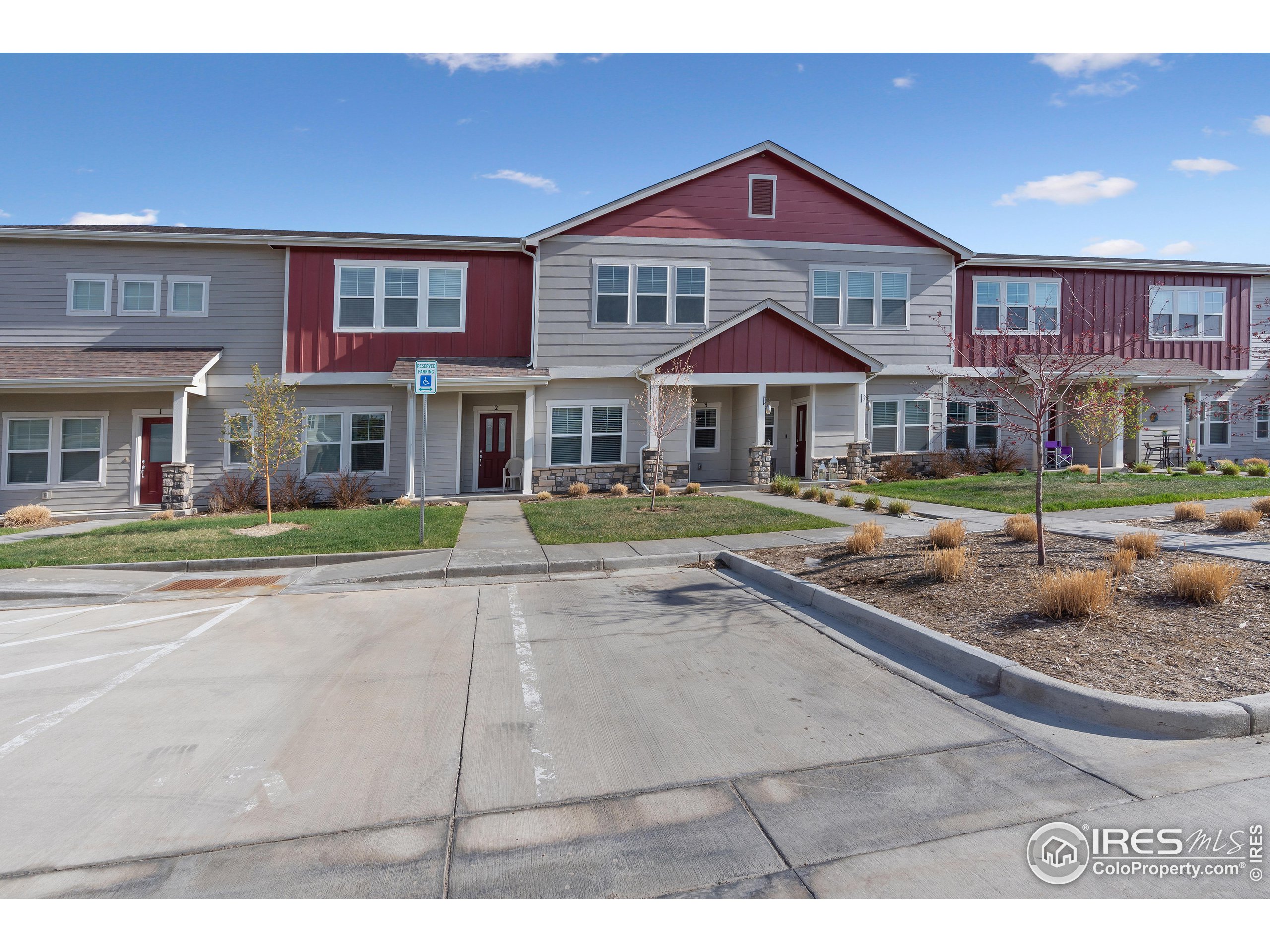 1686 Grand Ave Unit: 3