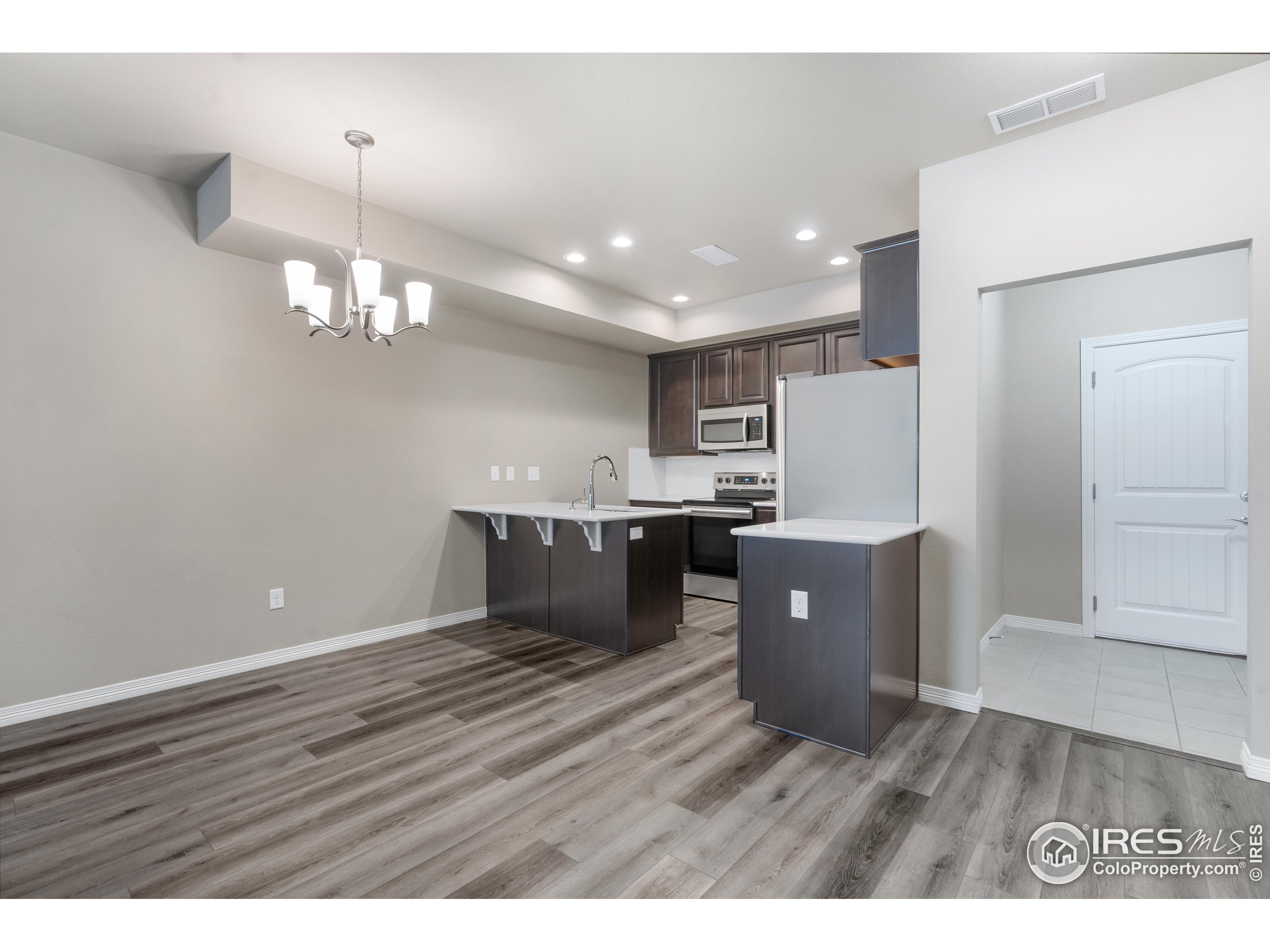 1686 Grand Ave Unit: 3