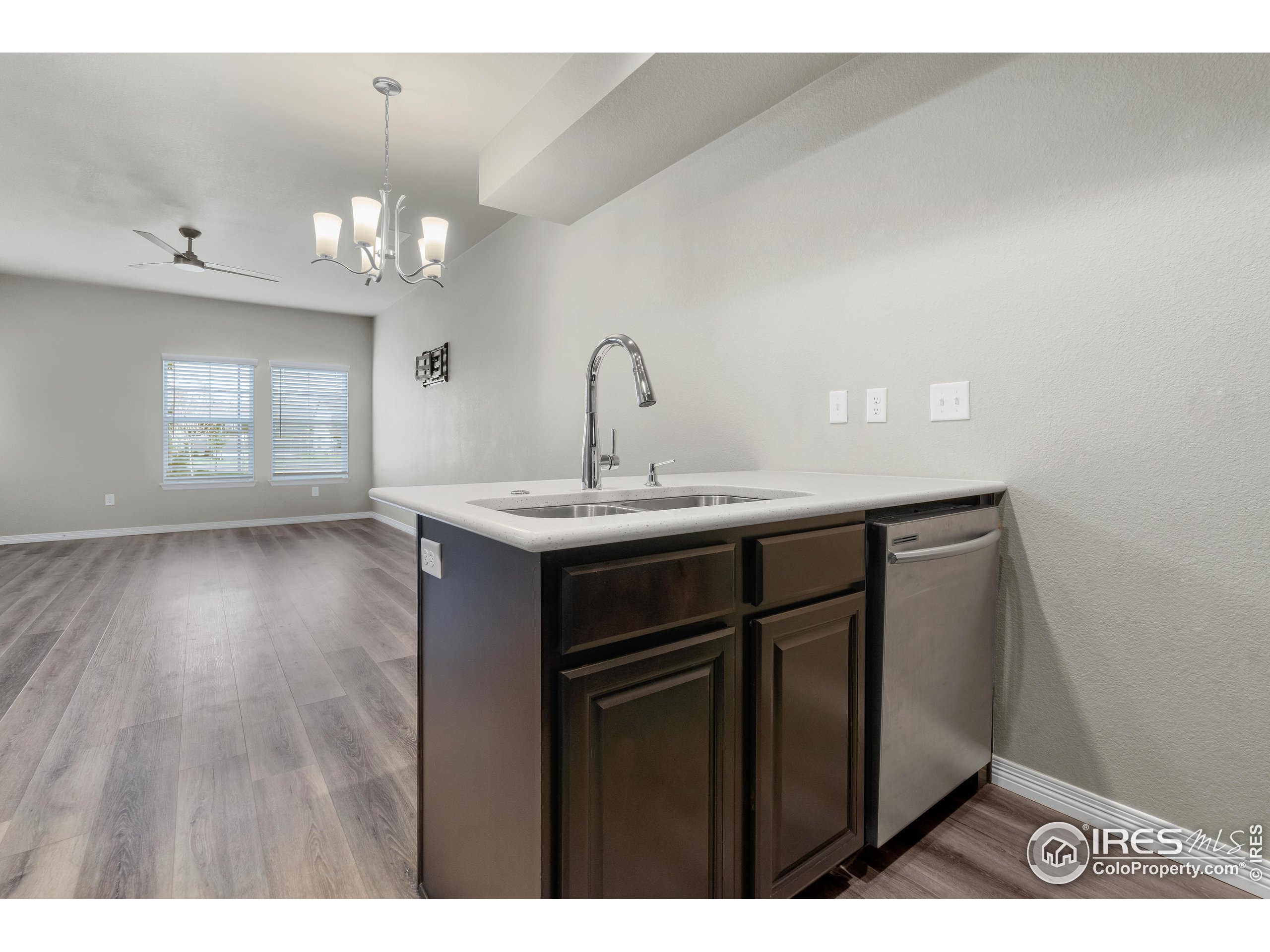 1686 Grand Ave Unit: 3