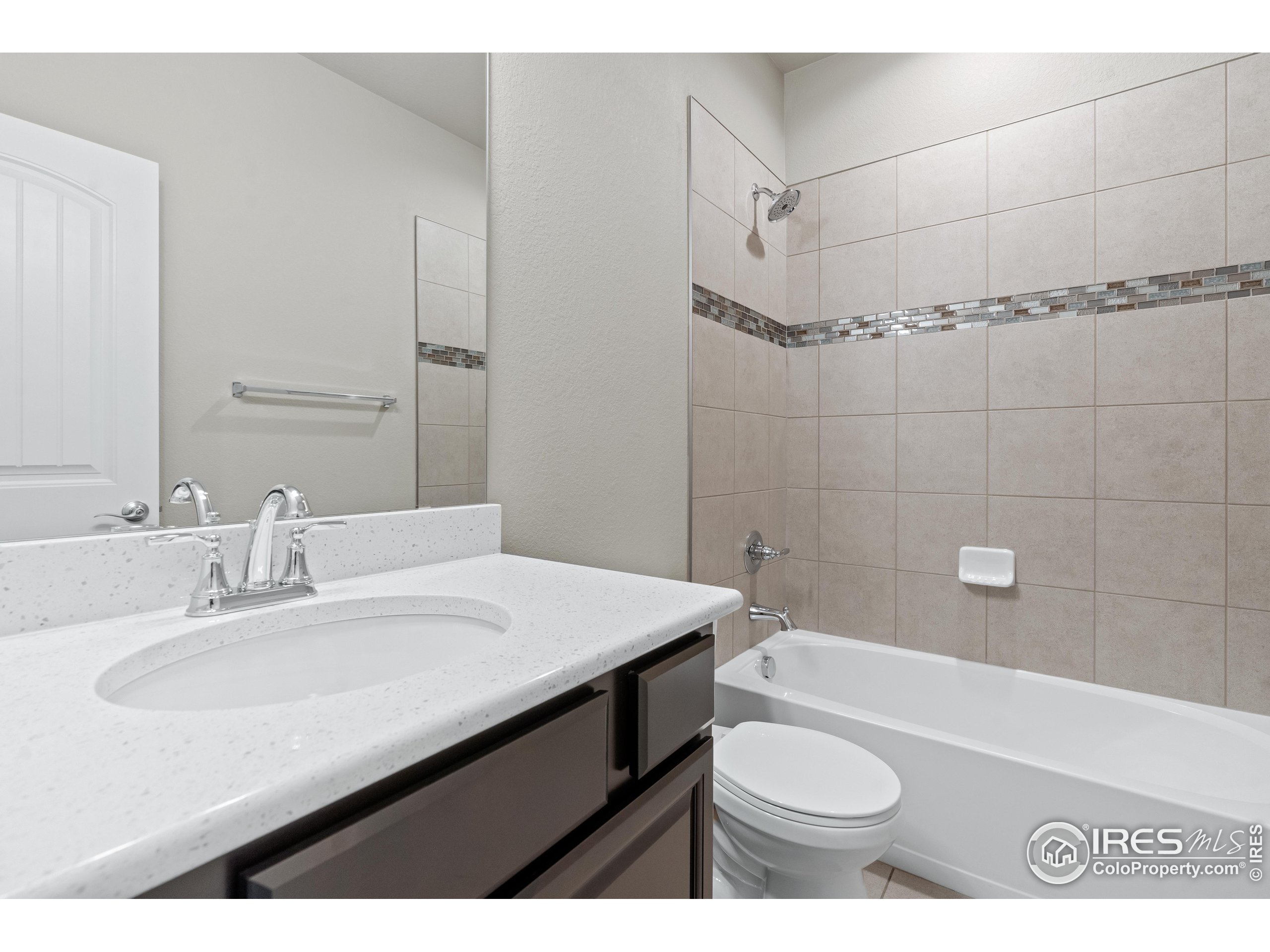 1686 Grand Ave Unit: 3