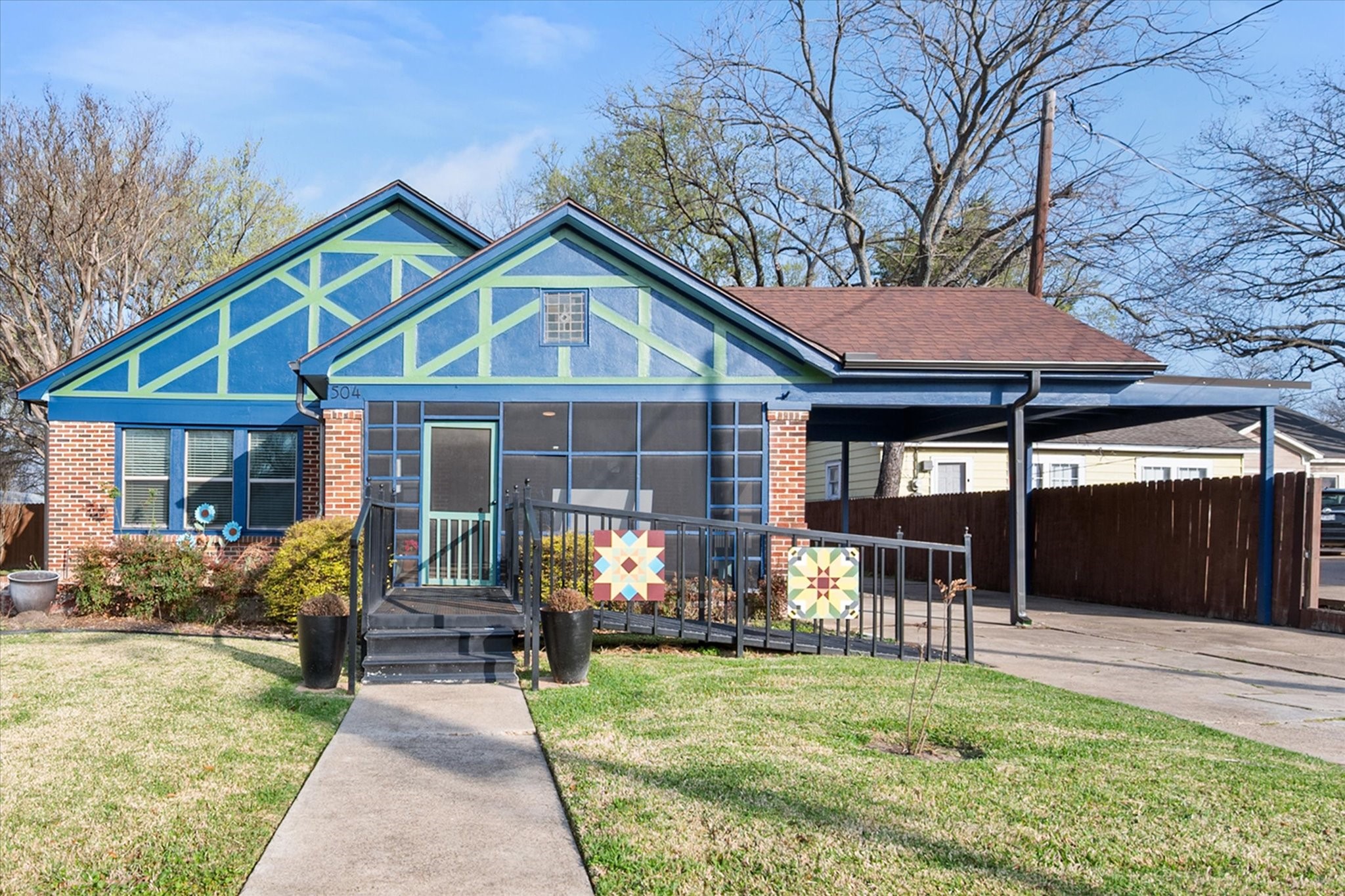 504 W Gilmer Street