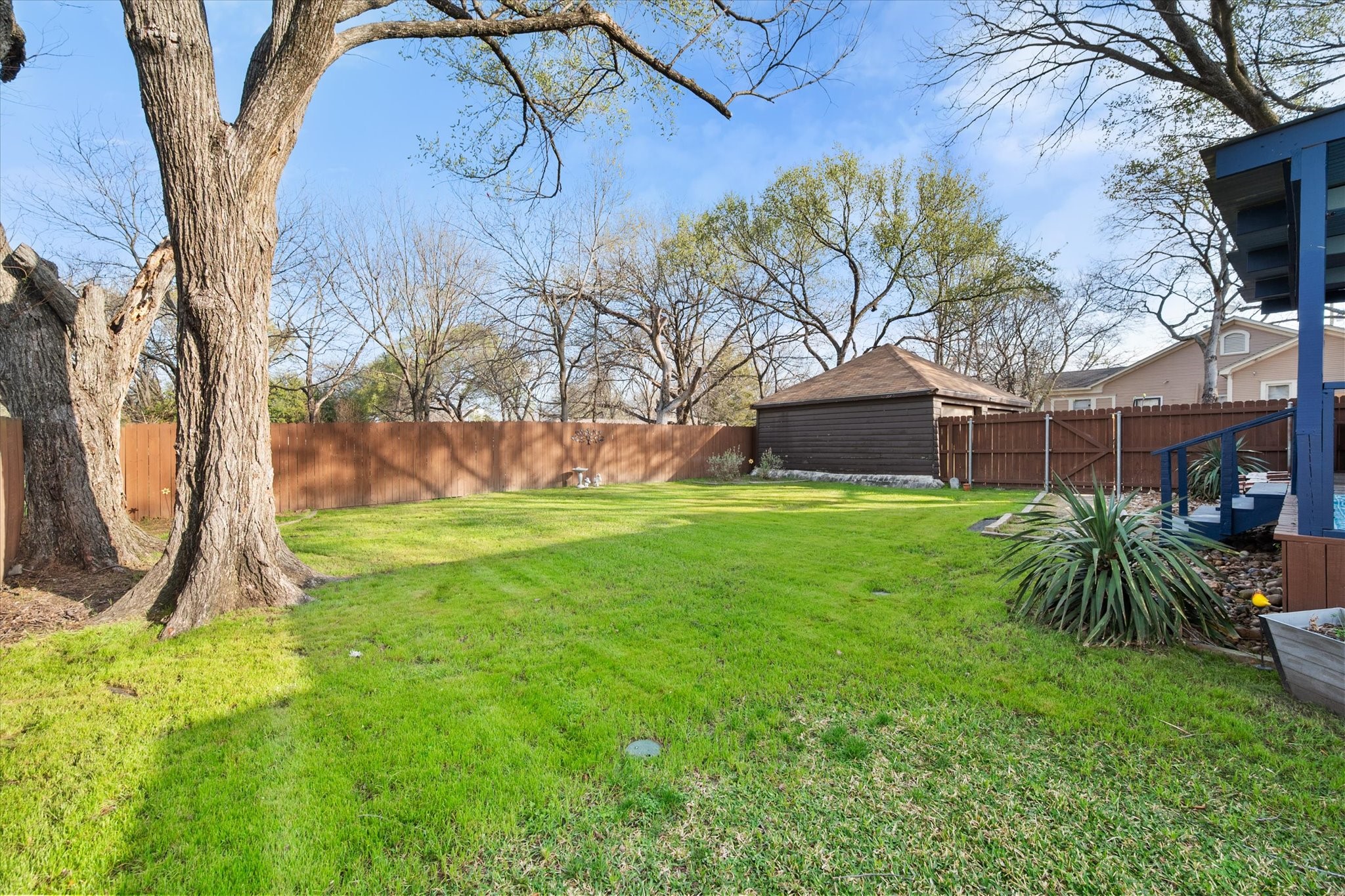 504 W Gilmer Street