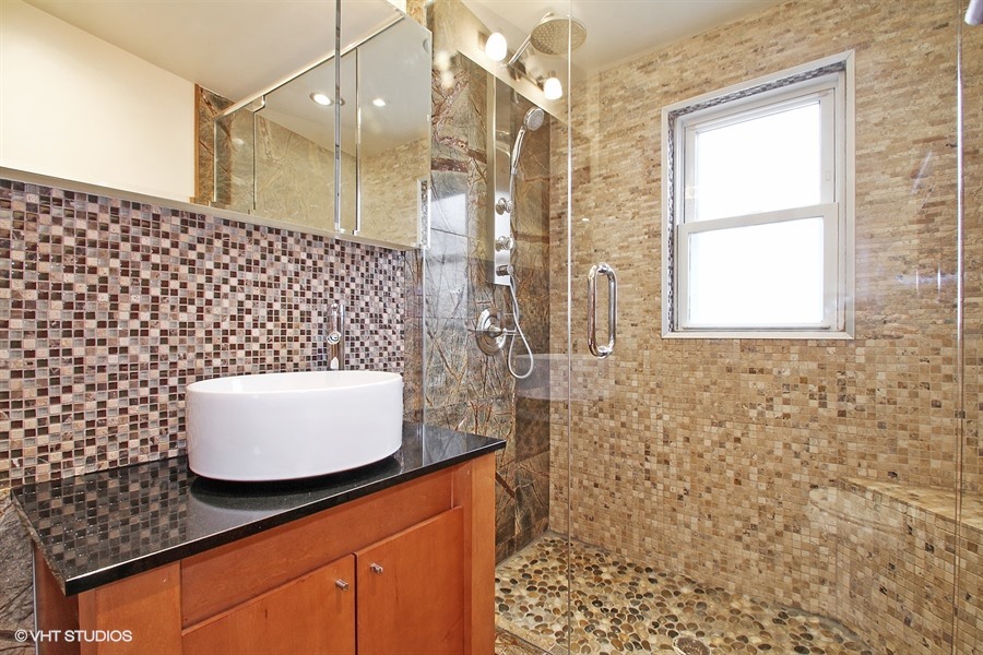 7436 W Carmen Avenue