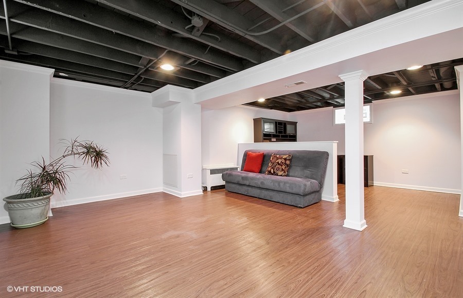 7436 W Carmen Avenue