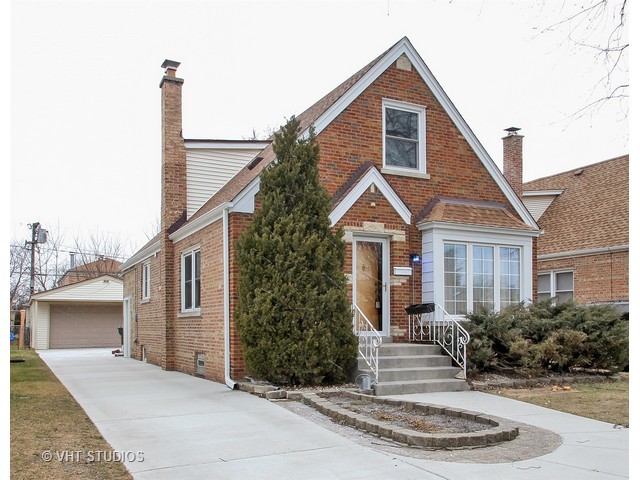 7436 W Carmen Avenue