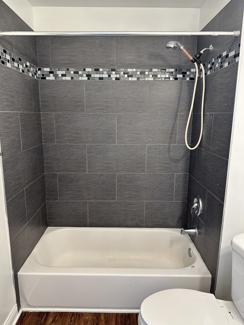 1616 W 18th Place Unit: 5