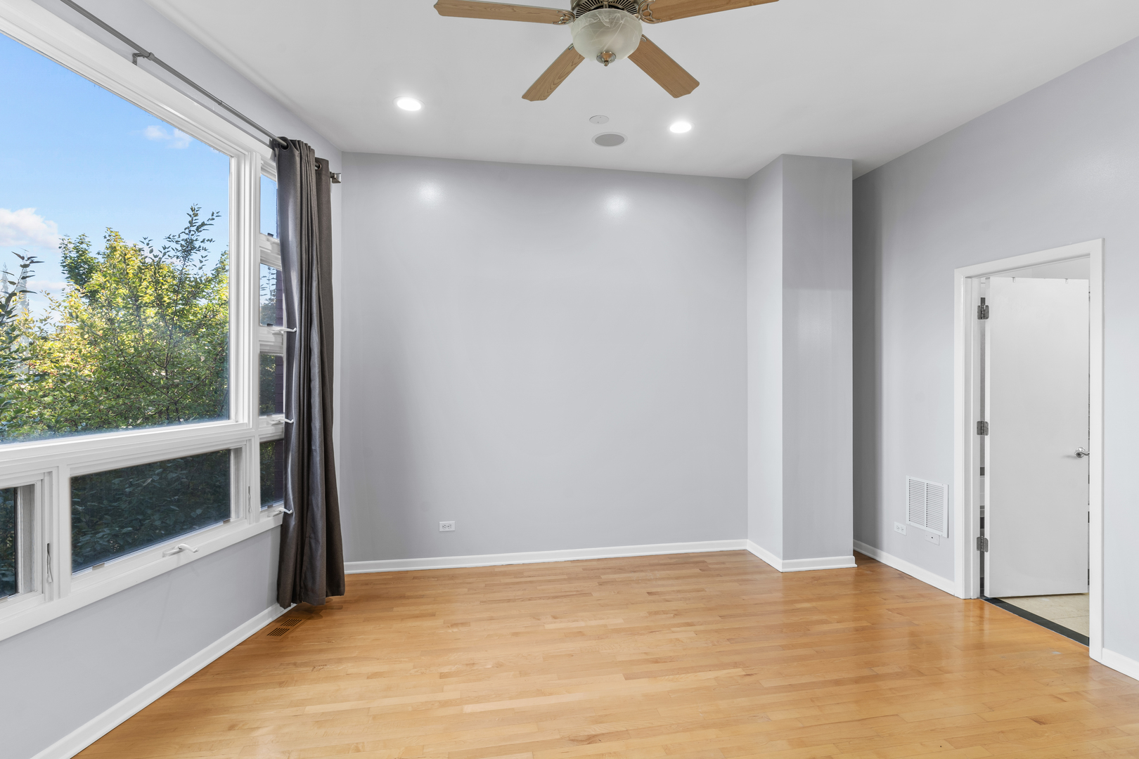 2330 W Armitage Avenue Unit: H