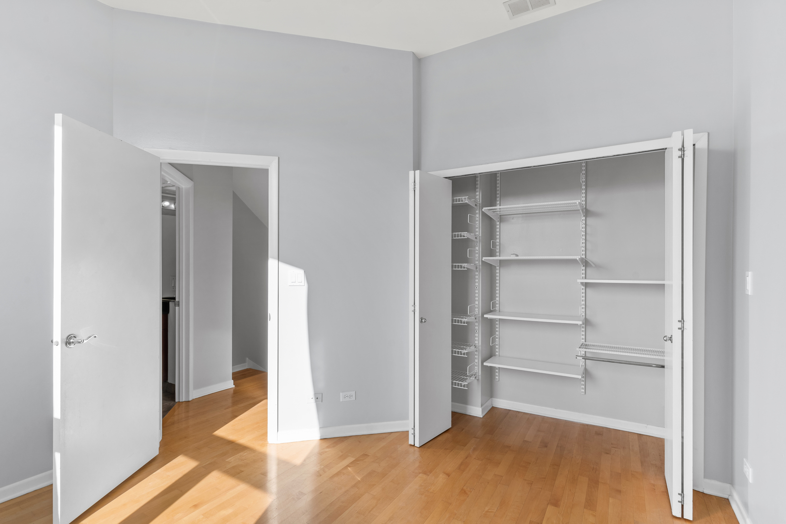 2330 W Armitage Avenue Unit: H