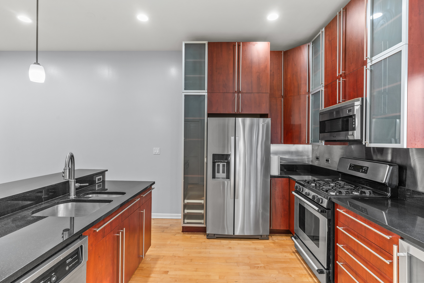 2330 W Armitage Avenue Unit: H