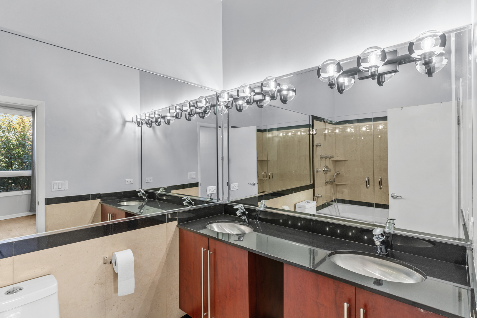 2330 W Armitage Avenue Unit: H