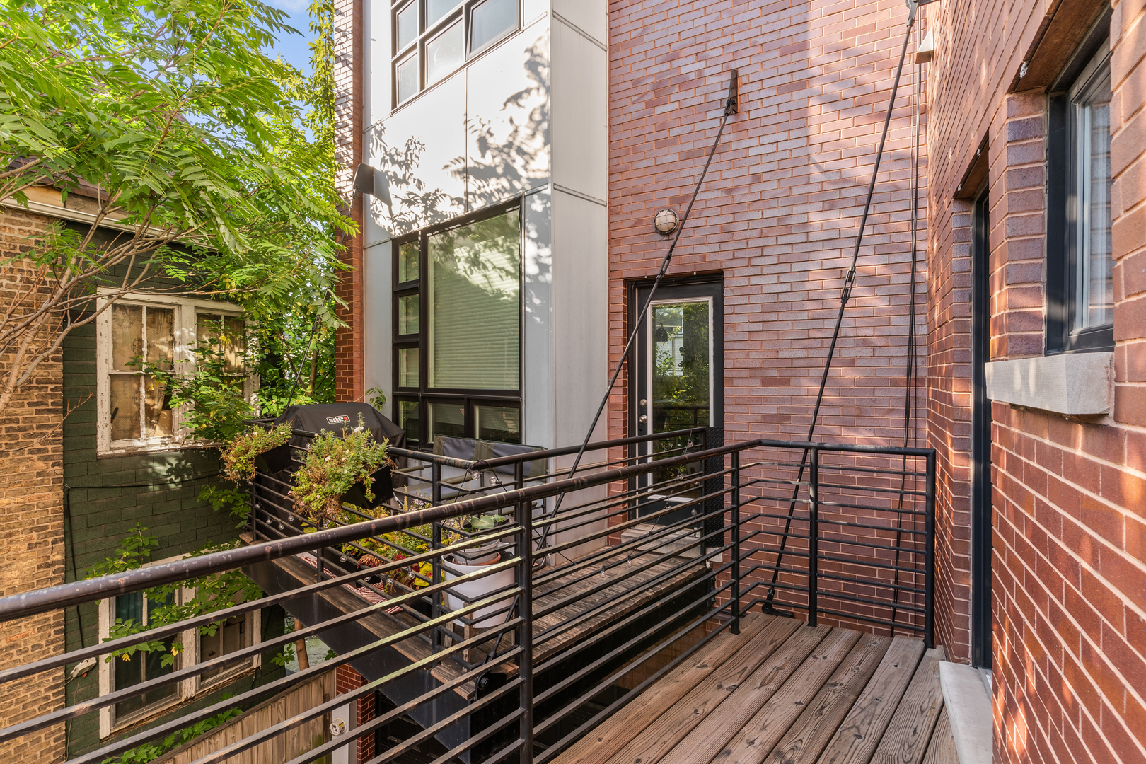 2330 W Armitage Avenue Unit: H