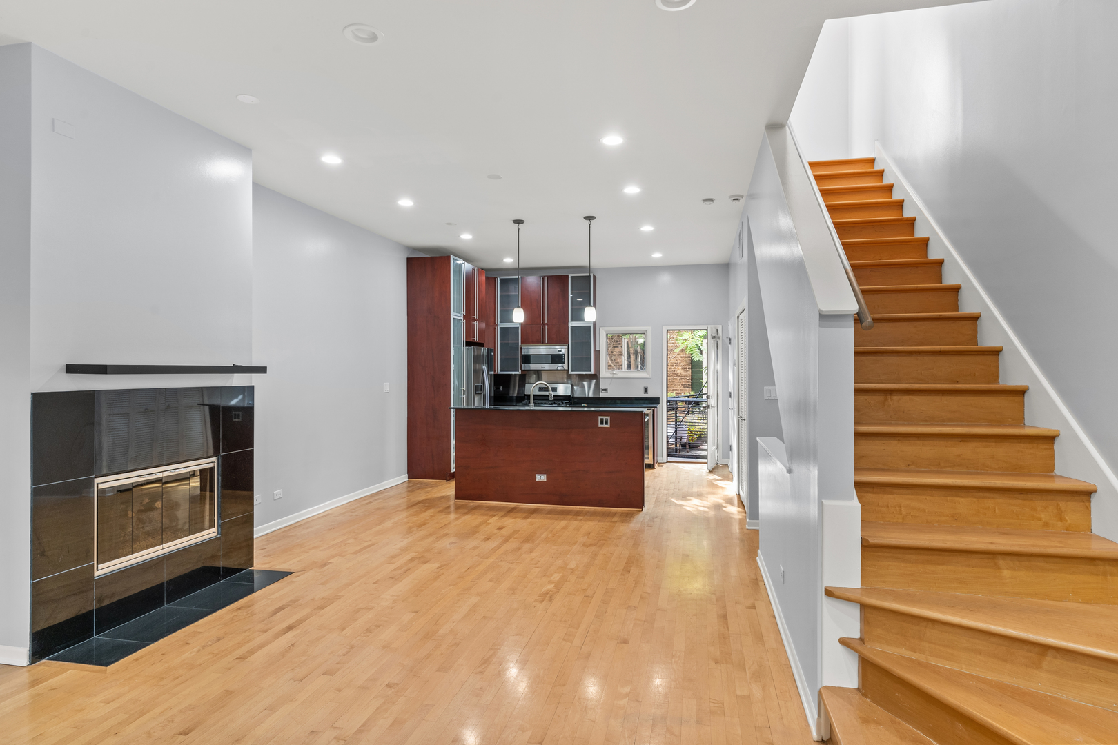 2330 W Armitage Avenue Unit: H