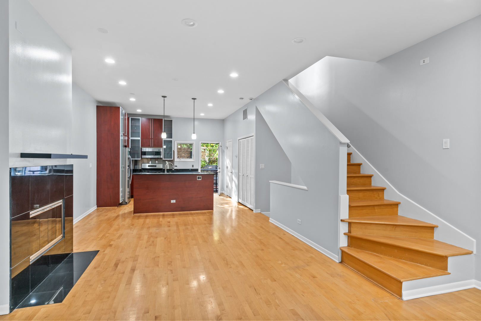 2330 W Armitage Avenue Unit: H