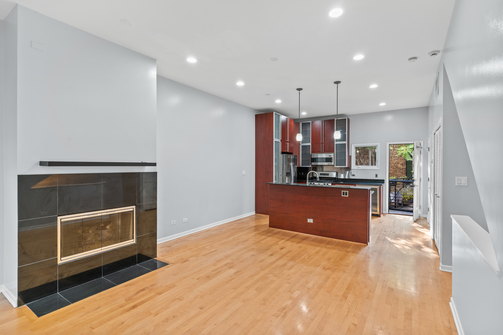 2330 W Armitage Avenue Unit: H