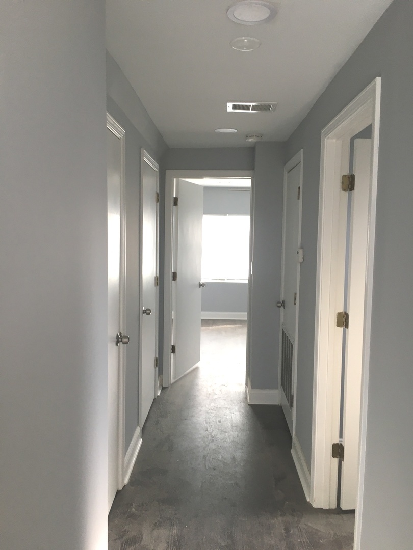 4610 N Karlov Avenue Unit: 1