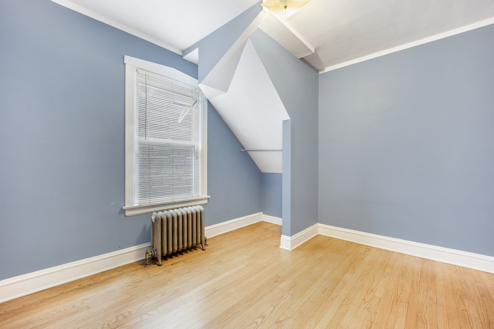 5058 W Carmen Avenue Unit: 1F