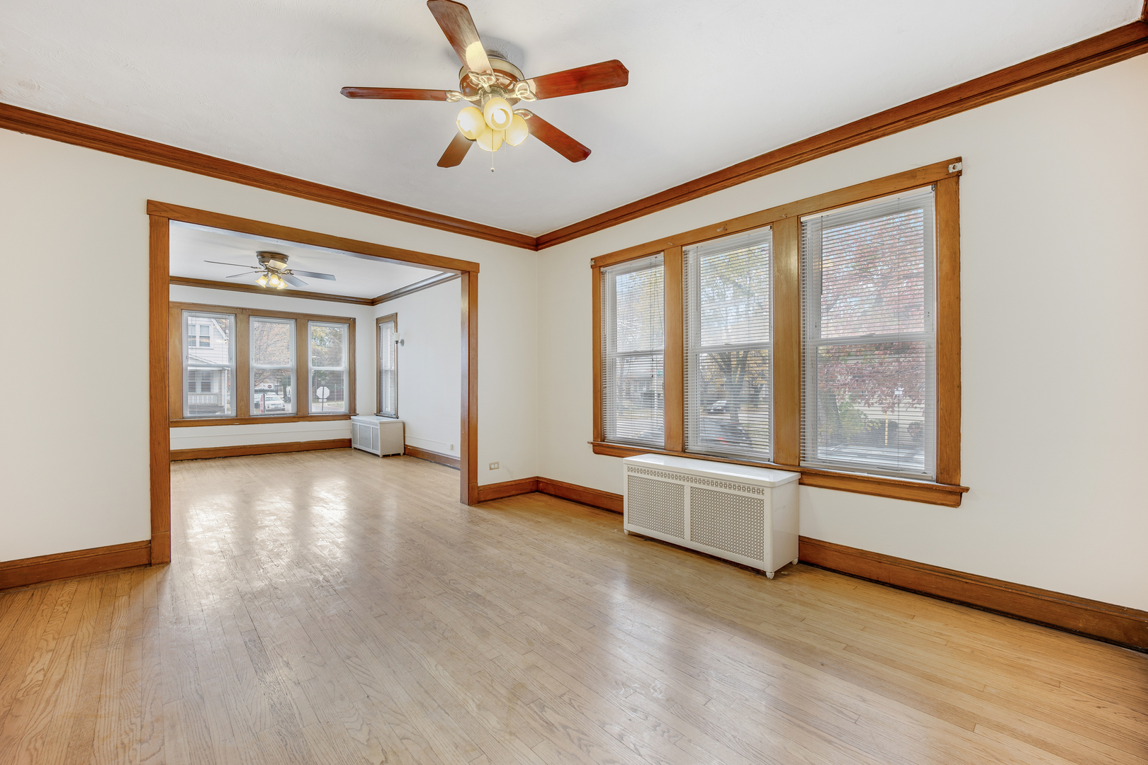 5058 W Carmen Avenue Unit: 1F