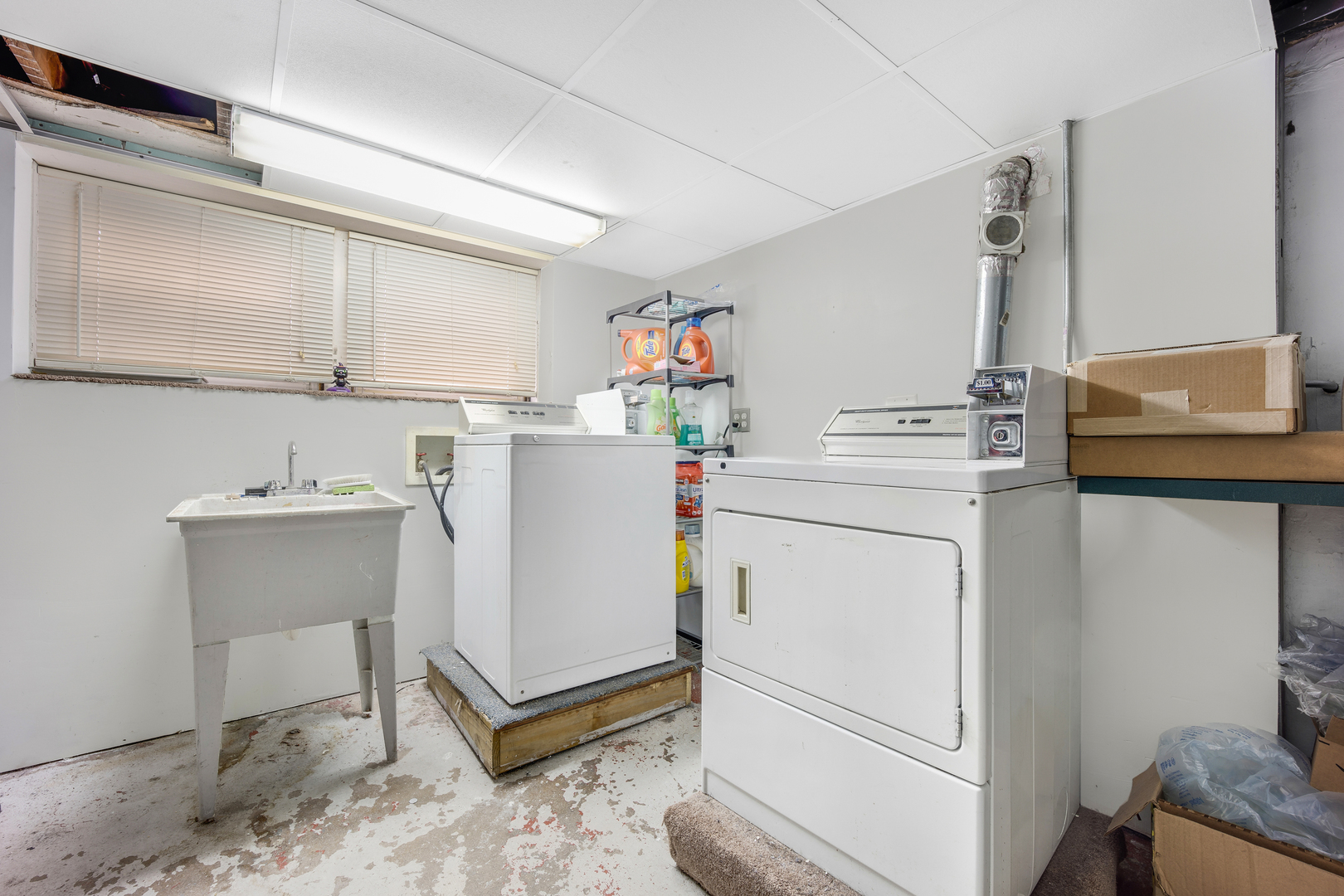 5058 W Carmen Avenue Unit: 1F