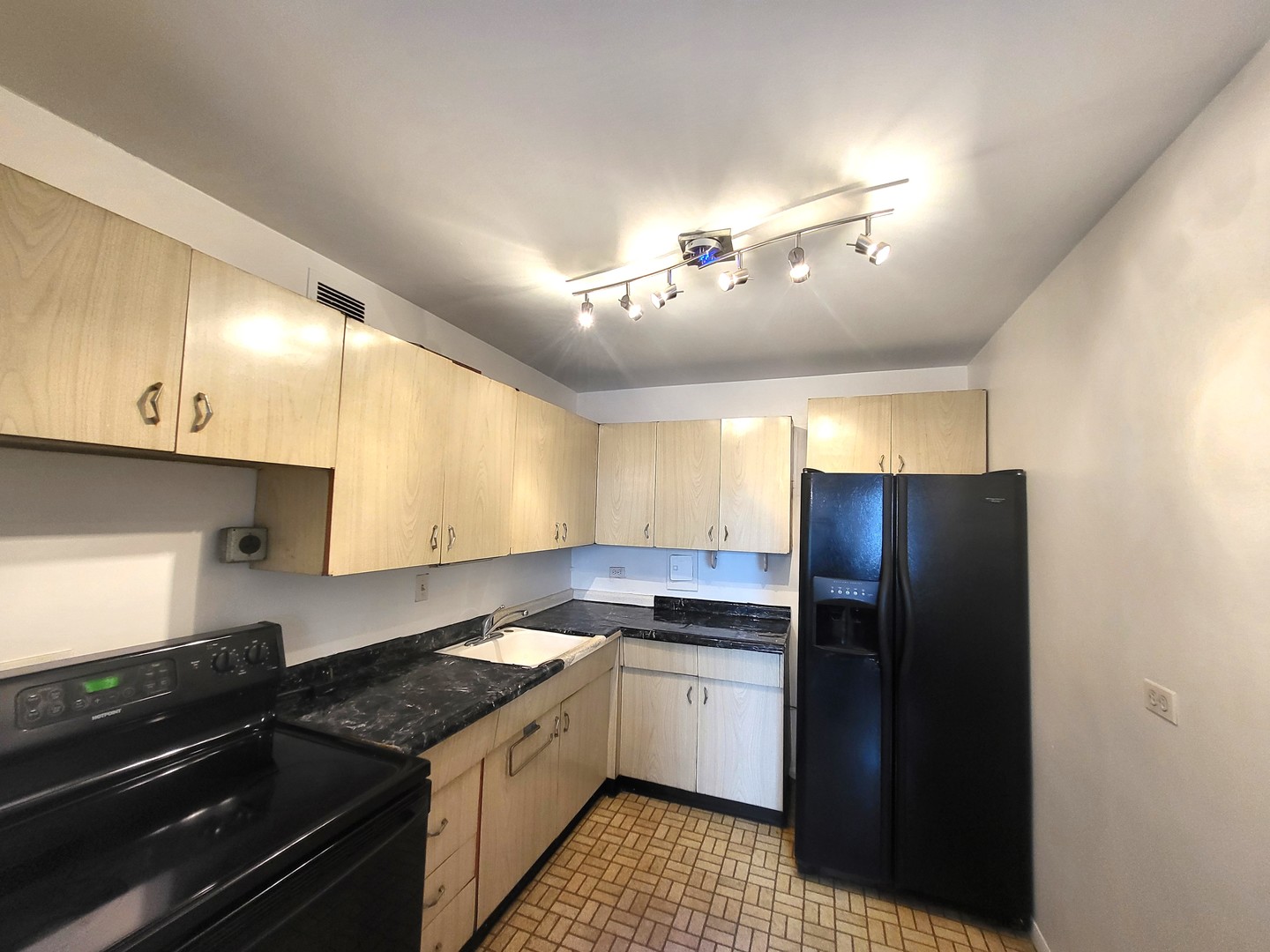 6300 N Sheridan Road Unit: 406