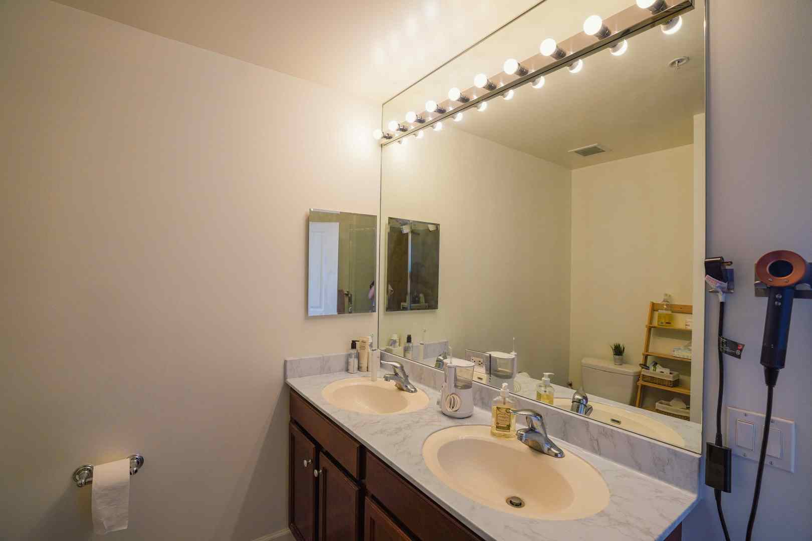 100 E 14th Street Unit: 2304