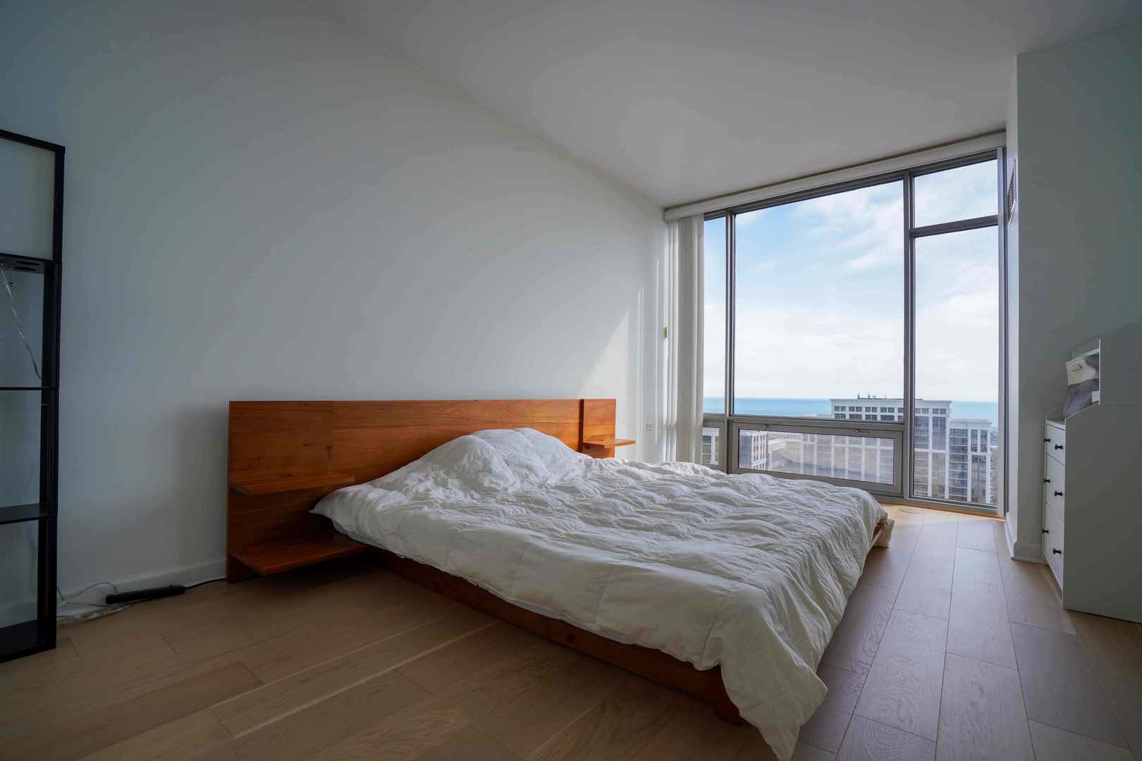 100 E 14th Street Unit: 2304