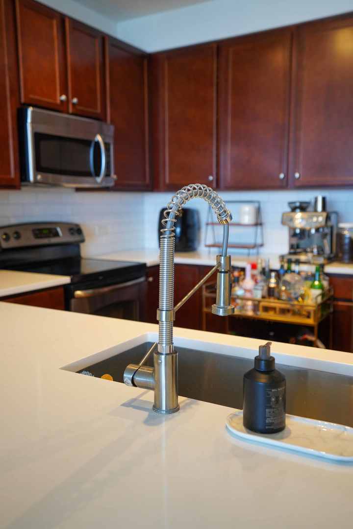 100 E 14th Street Unit: 2304