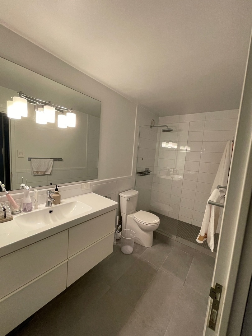 211 E OHIO Street Unit: 1822