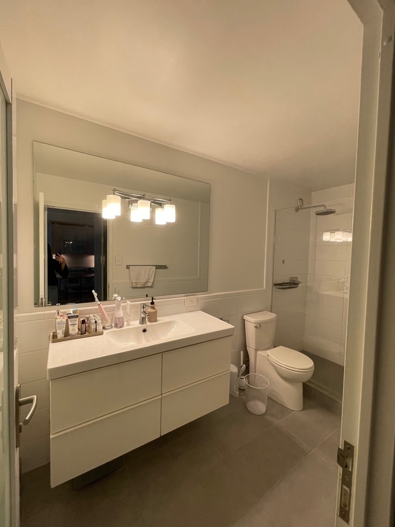 211 E OHIO Street Unit: 1822