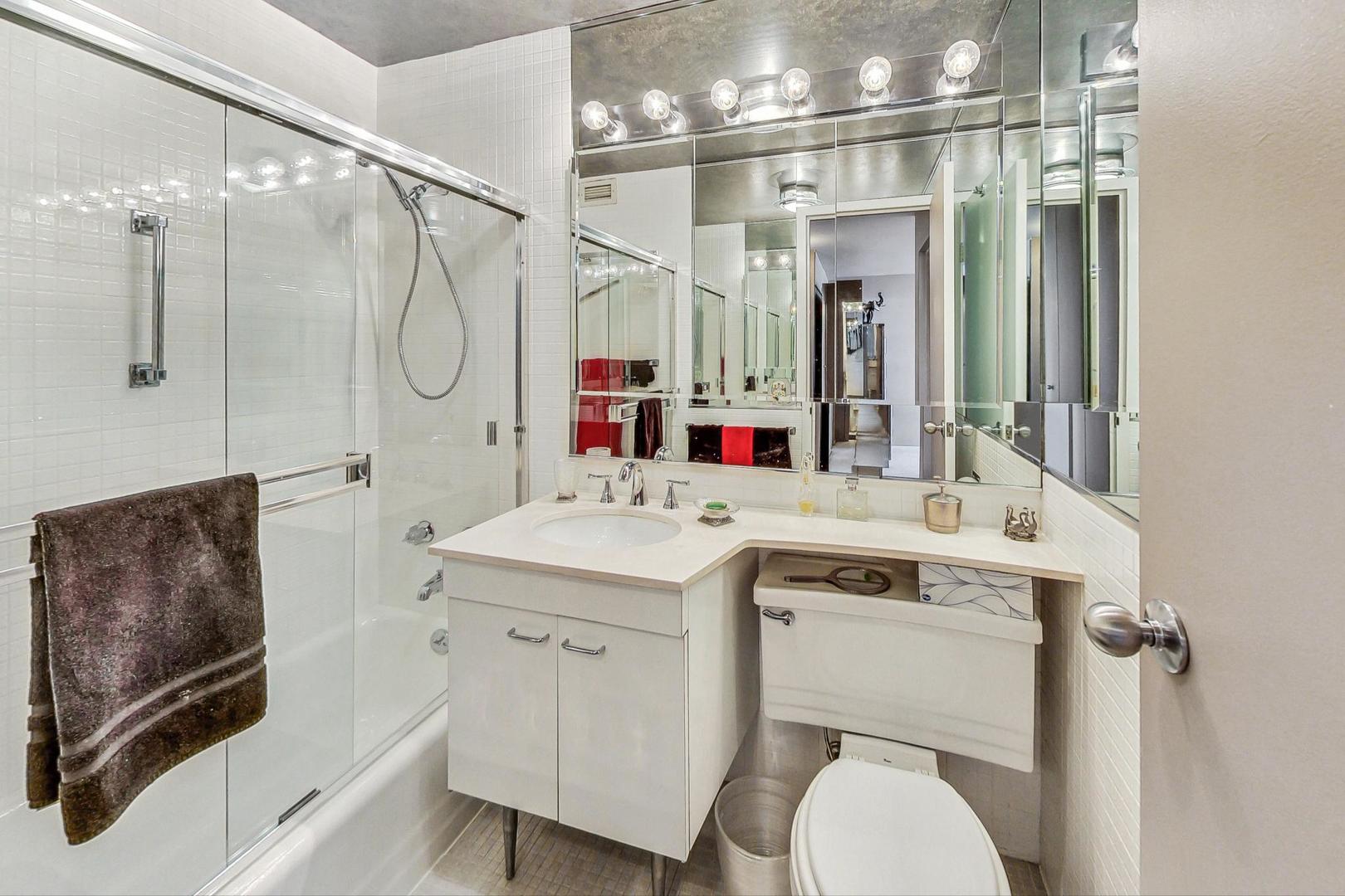 400 E Randolph Street Unit: 2917