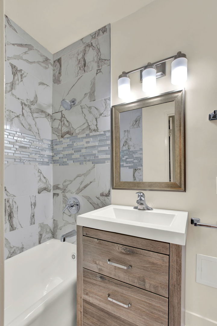 1100 N La Salle Drive Unit: 817