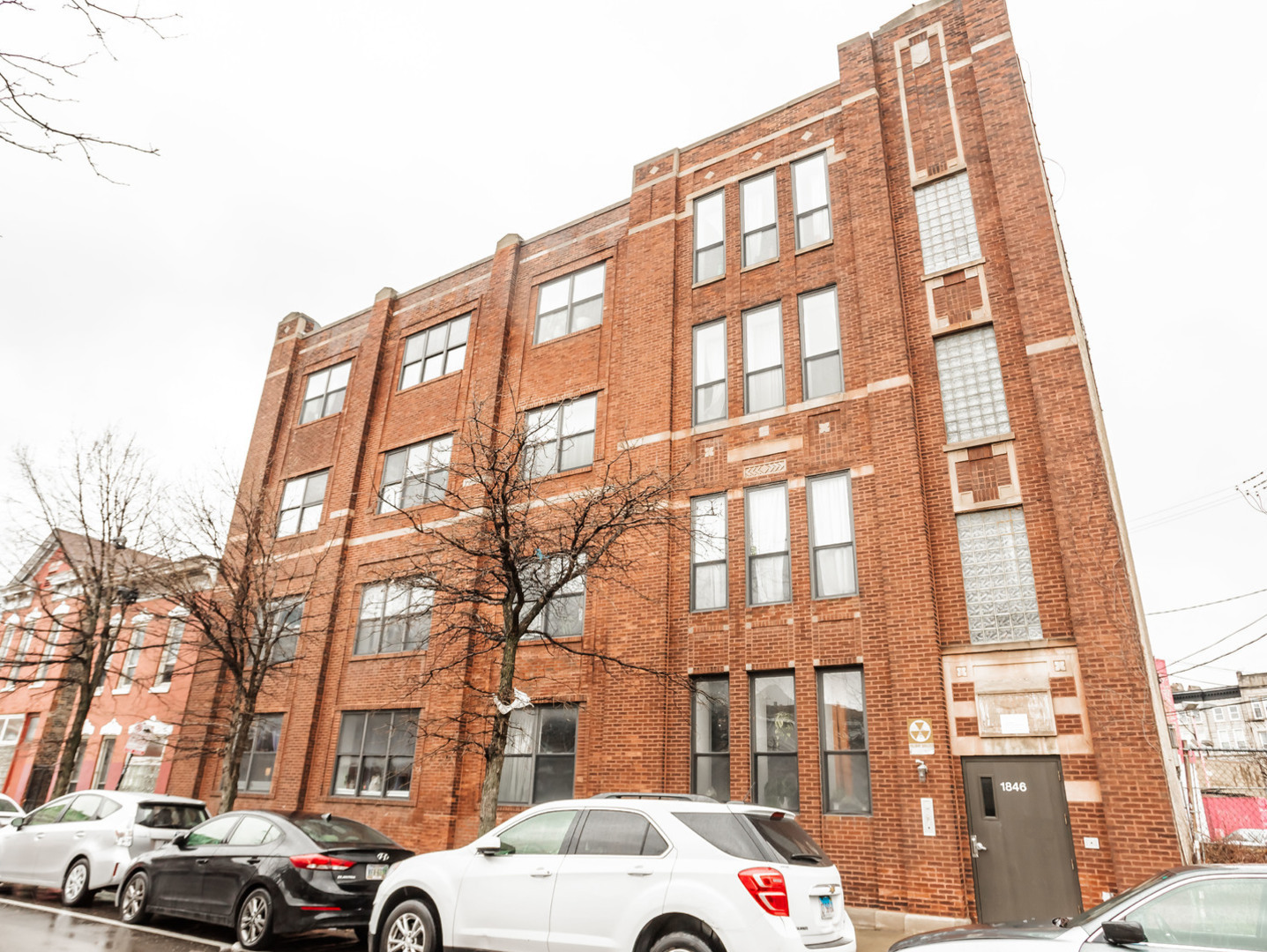 1846 S Loomis Street Unit: 201