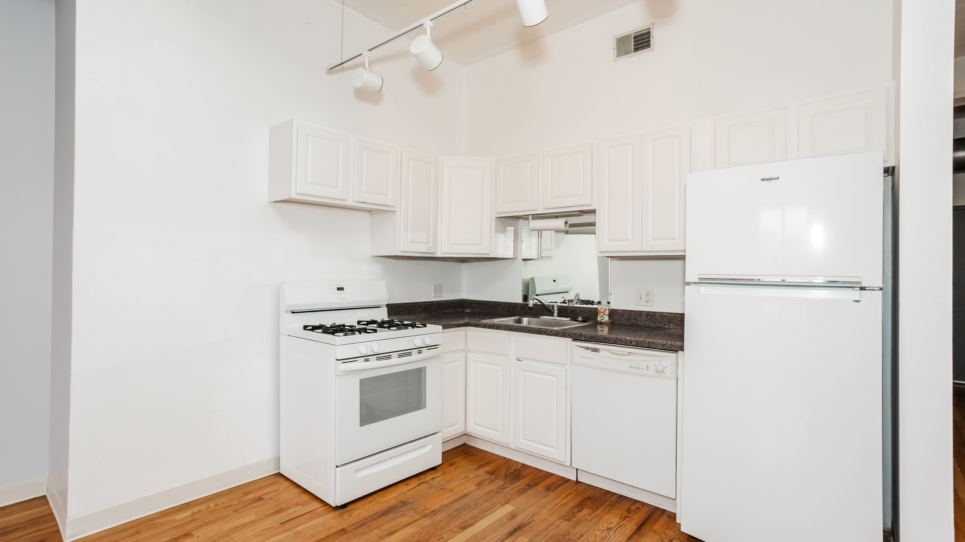 1846 S Loomis Street Unit: 201