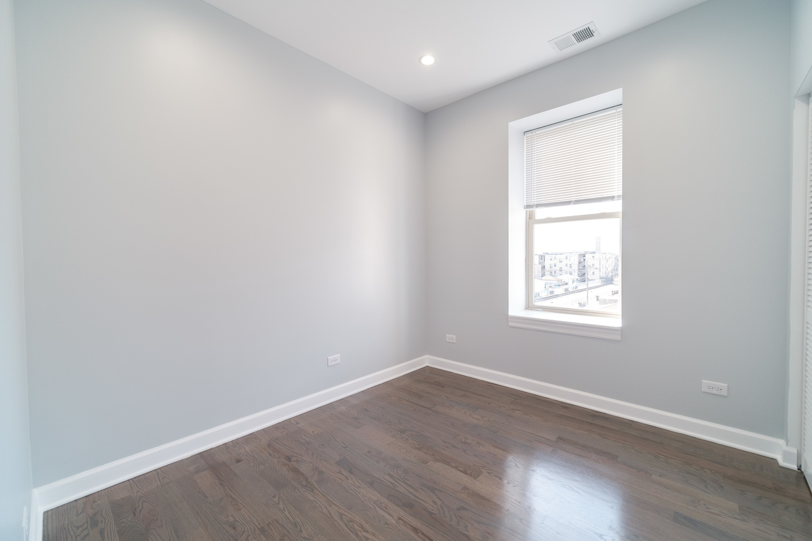 4658 N Albany Avenue Unit: 3