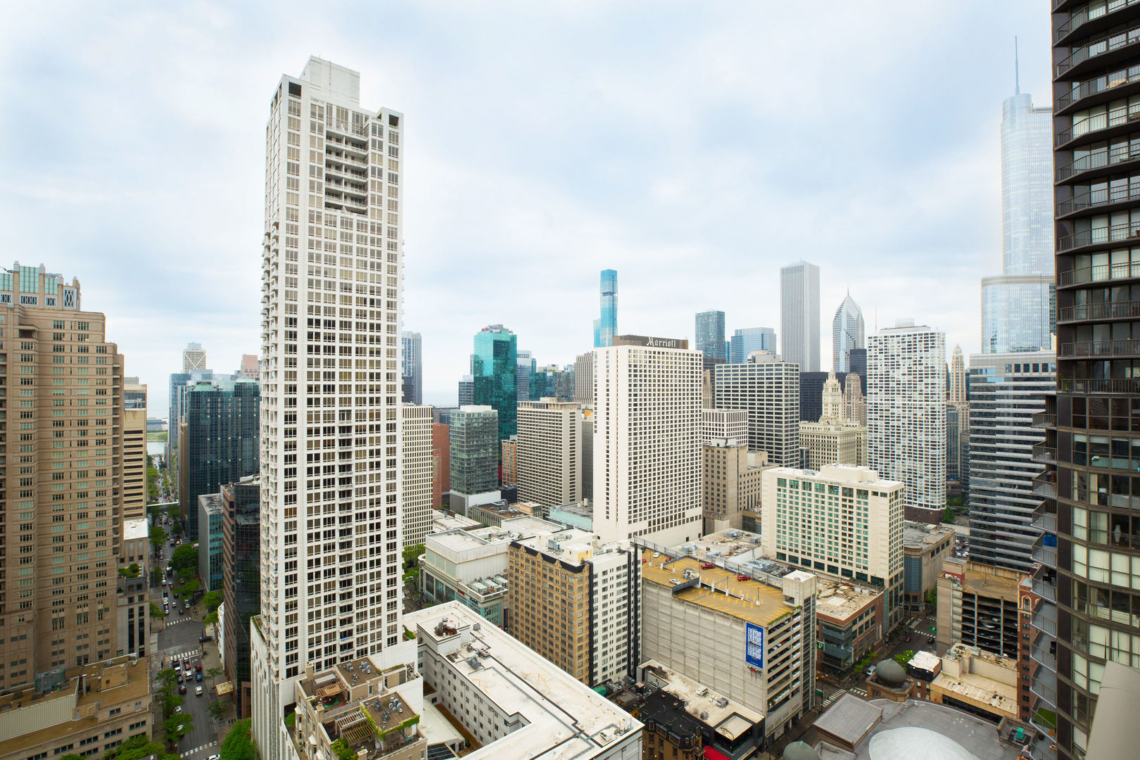 2 E ERIE Street Unit: 3803