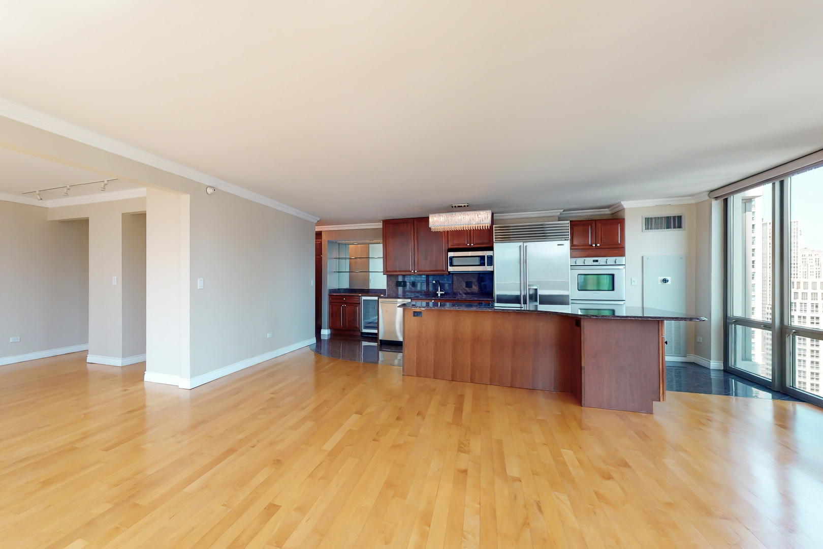 2 E ERIE Street Unit: 3803