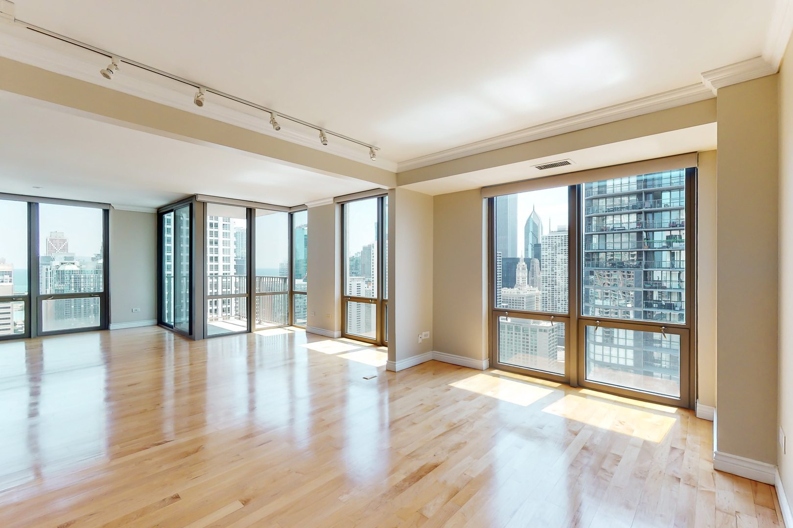 2 E ERIE Street Unit: 3803