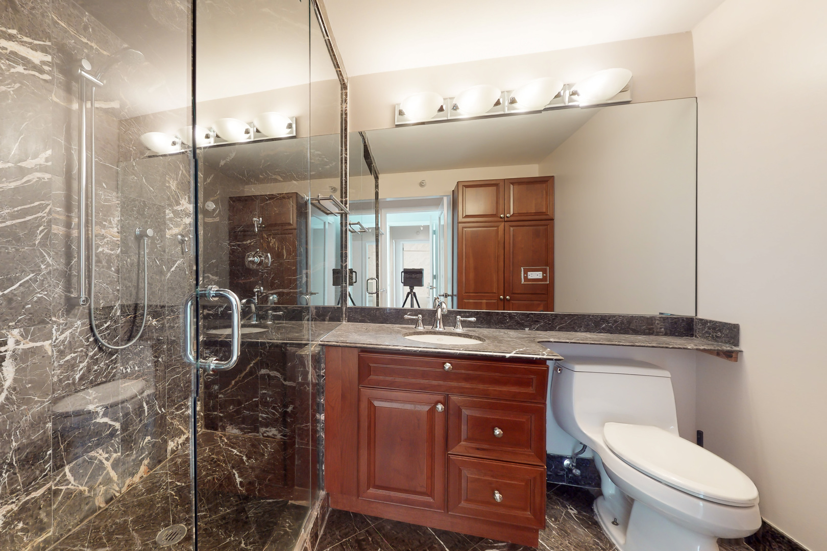 2 E ERIE Street Unit: 3803