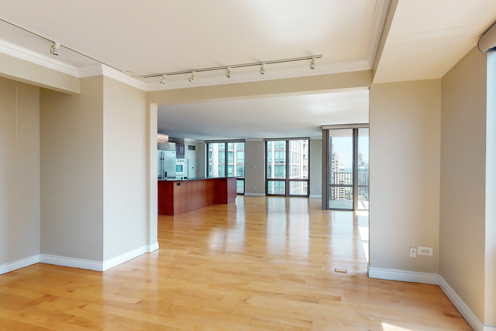 2 E ERIE Street Unit: 3803