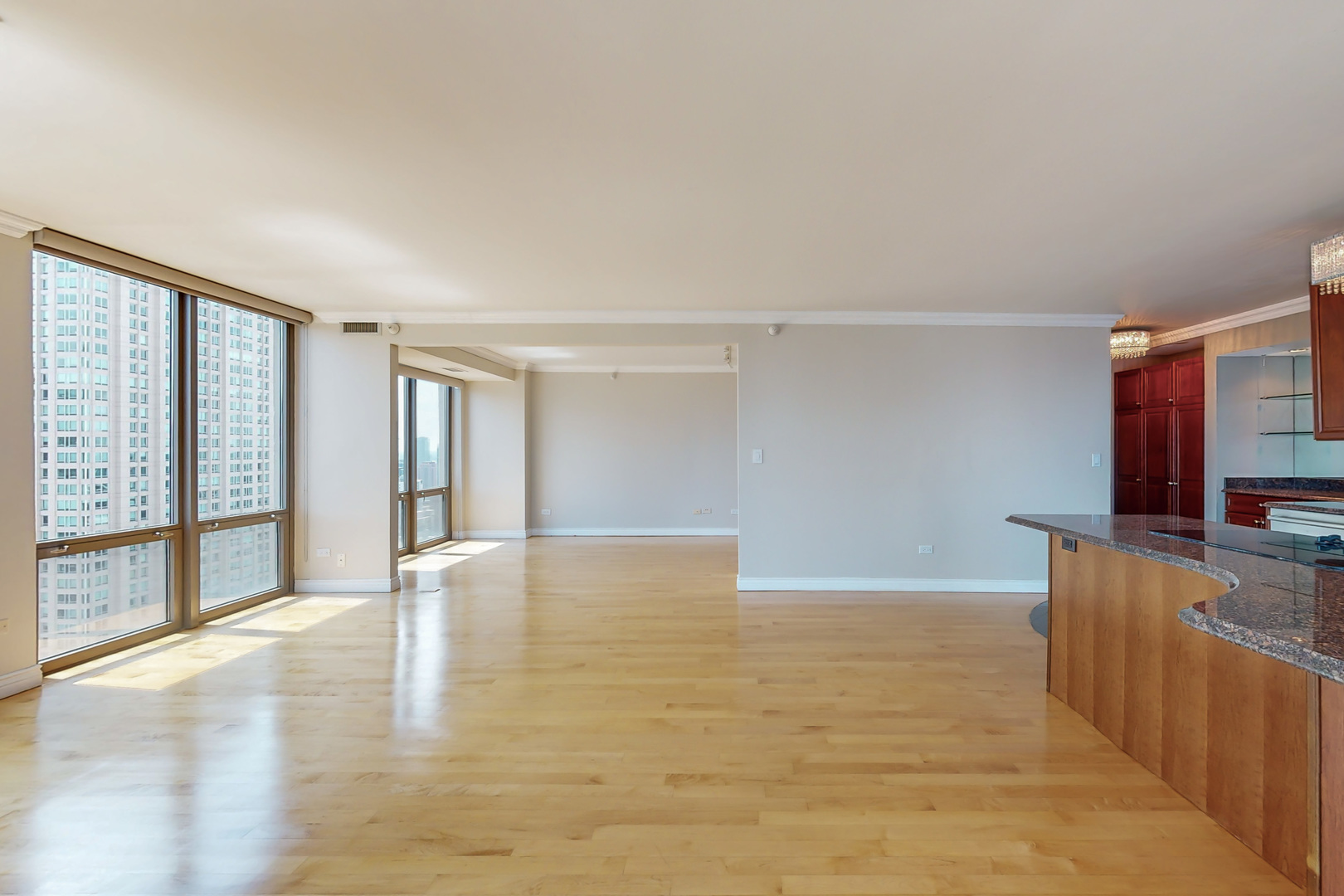 2 E ERIE Street Unit: 3803