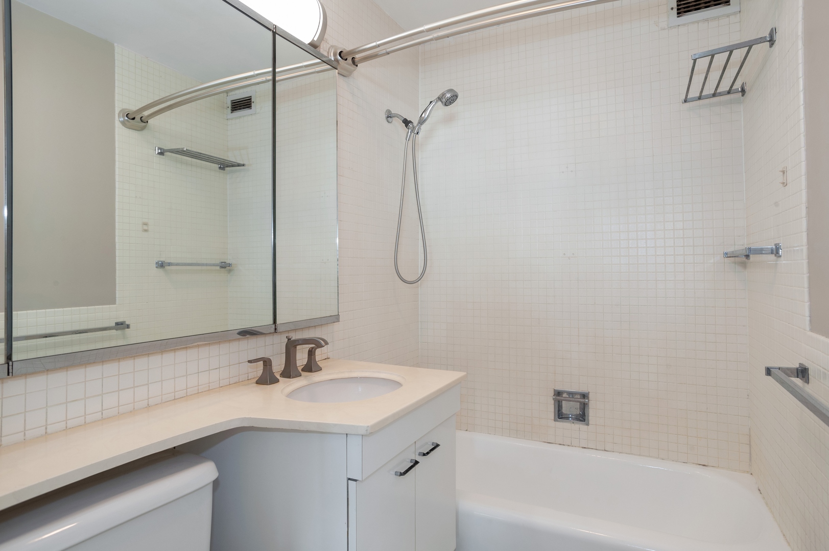 400 E RANDOLPH Street Unit: 3301