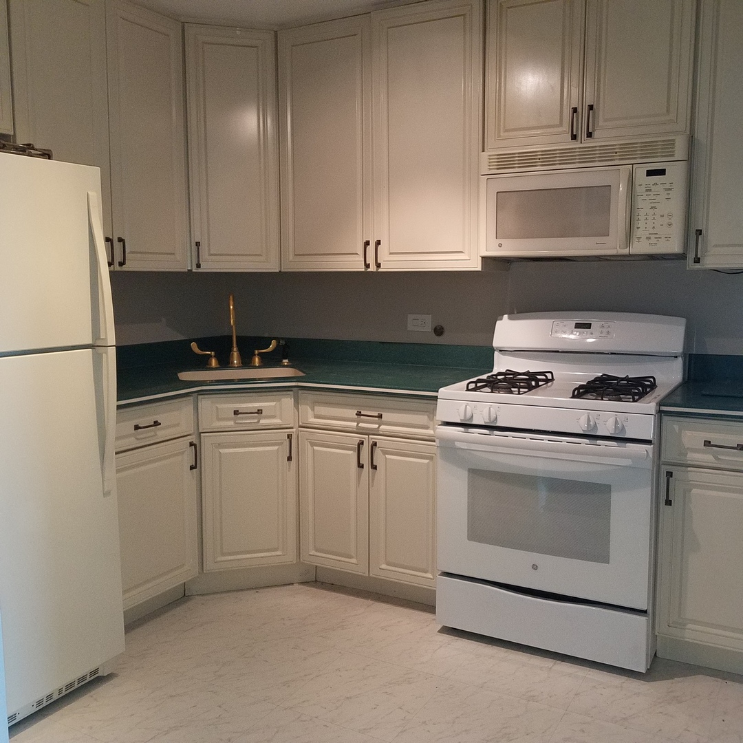 400 E RANDOLPH Street Unit: 3301