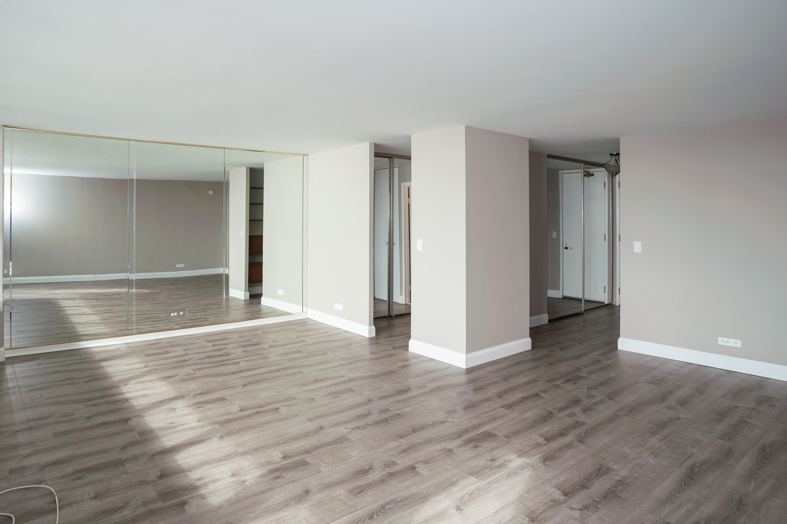 400 E RANDOLPH Street Unit: 3301