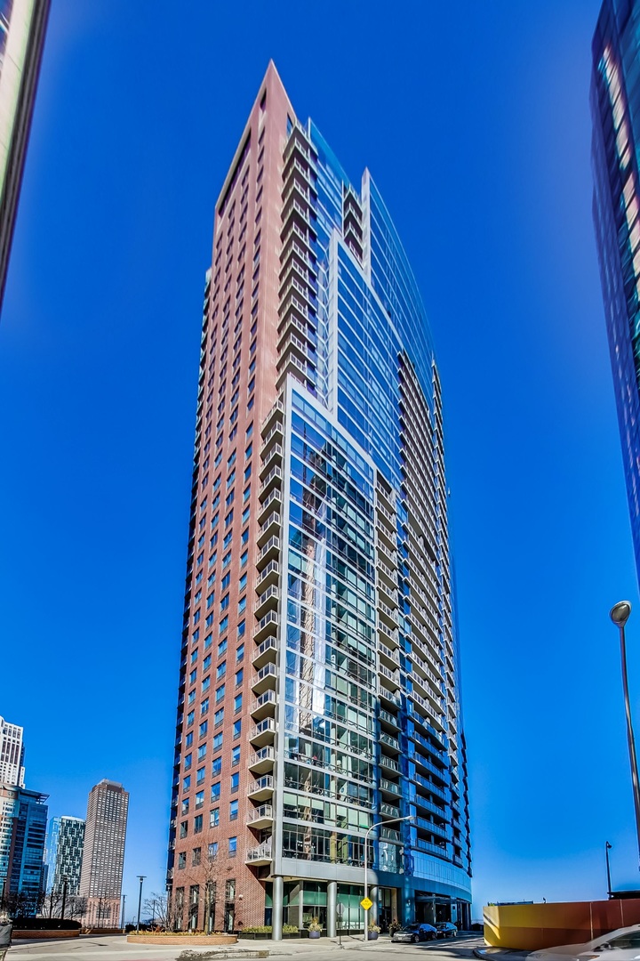 450 E WATERSIDE Drive Unit: 409