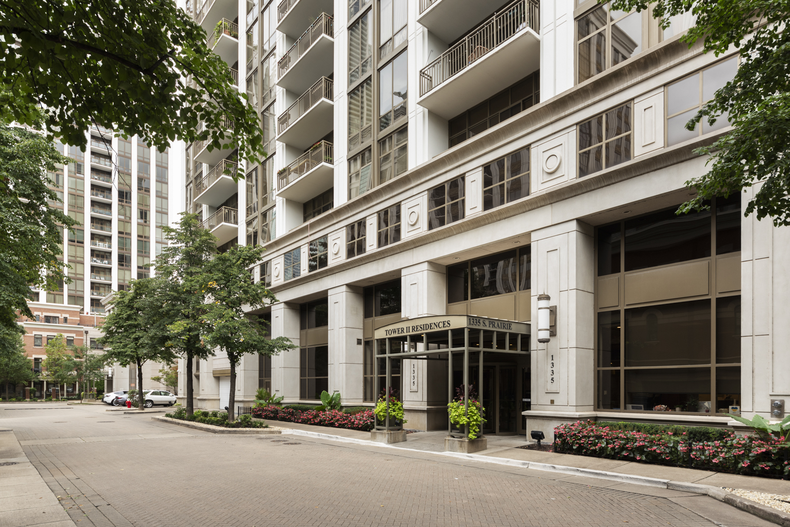 1335 S Prairie Avenue Unit: 1302